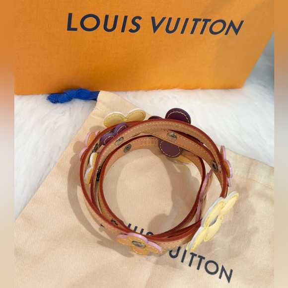 Louis Vuitton Lexington Flower Wrap Bracelet/Belt - Picture 11 of 14